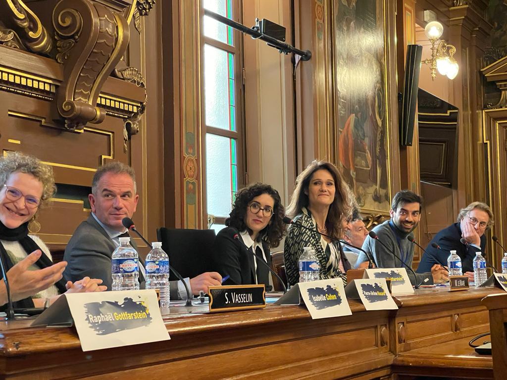 Isabelle Cohen, Pierre Jérôme Biscarat et nos intervenants à la table ronde sur le futur de la mémoire.